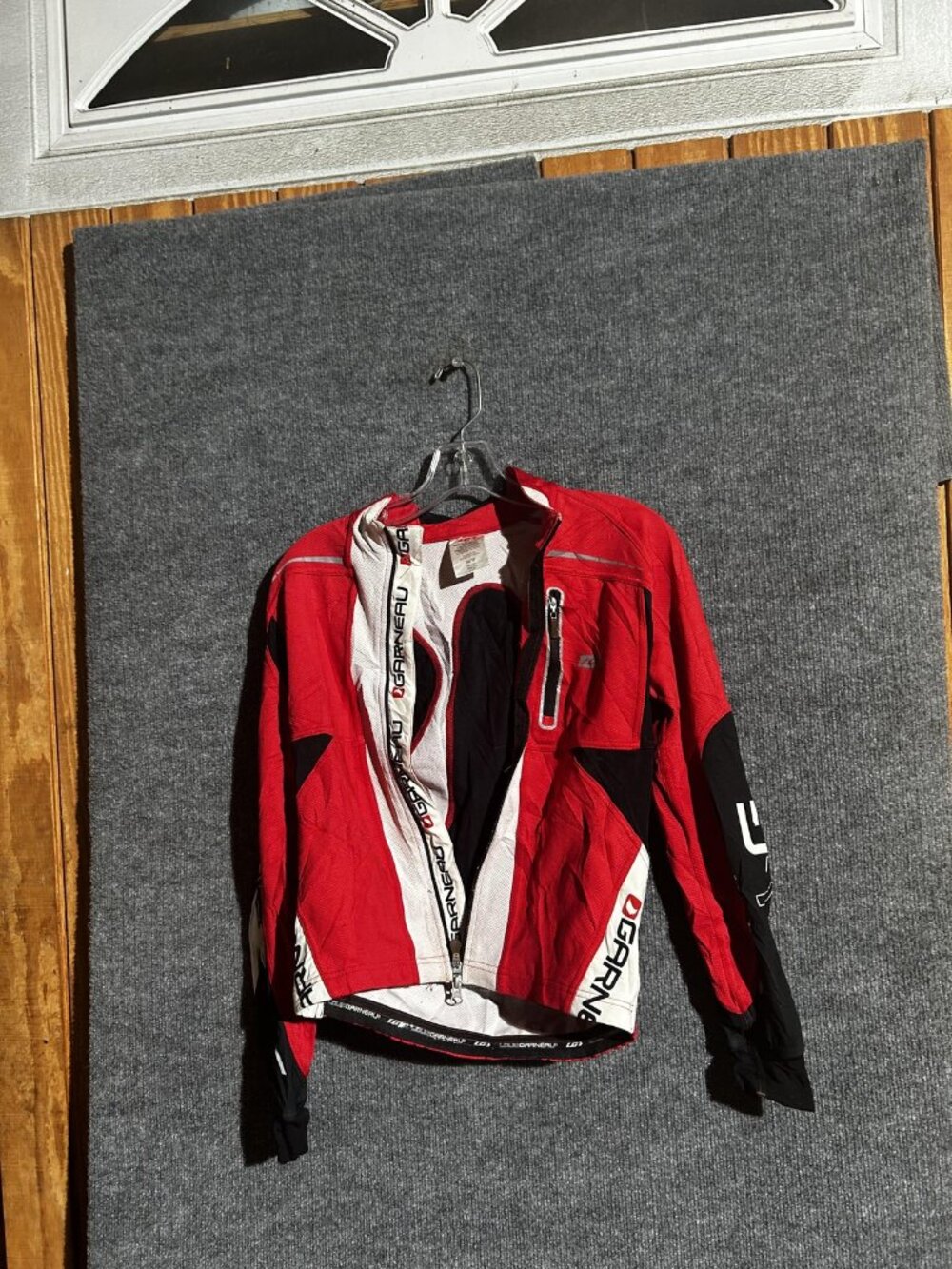 Garneau Cycling Jacket Mens XS Red Black Full Zip Pockets Lightweight Bike Wind